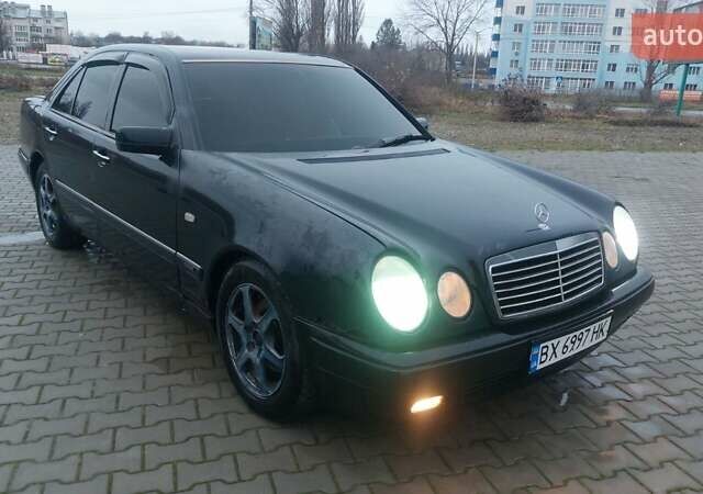 Синий Мерседес Е-Класс, объемом двигателя 2.8 л и пробегом 384 тыс. км за 1995 $, фото 34 на Automoto.ua