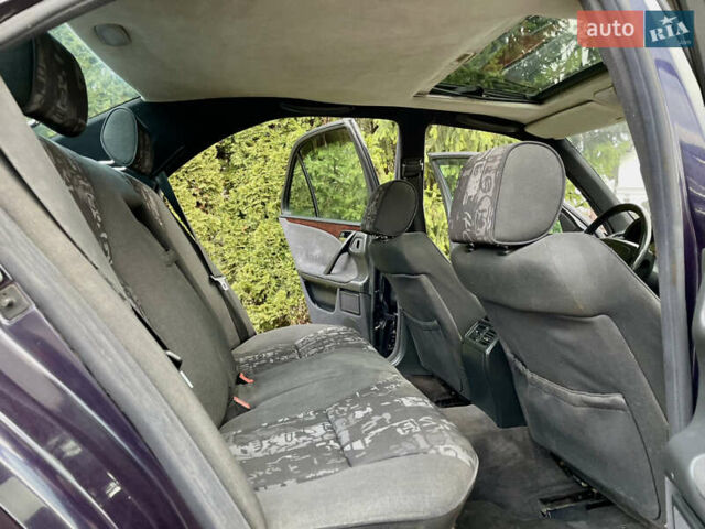 Синий Мерседес Е-Класс, объемом двигателя 2.3 л и пробегом 350 тыс. км за 2450 $, фото 29 на Automoto.ua