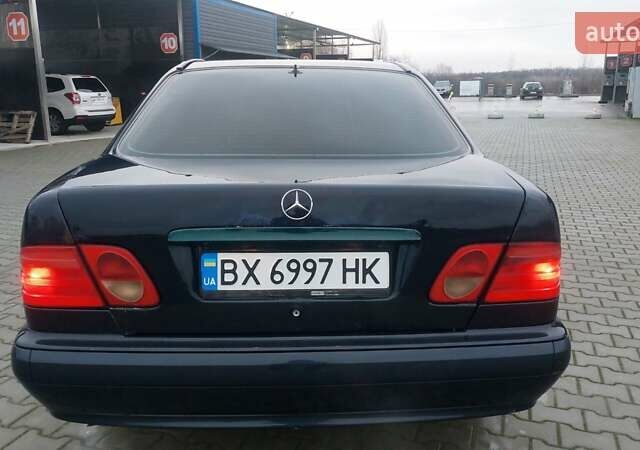 Синий Мерседес Е-Класс, объемом двигателя 2.8 л и пробегом 384 тыс. км за 1995 $, фото 28 на Automoto.ua