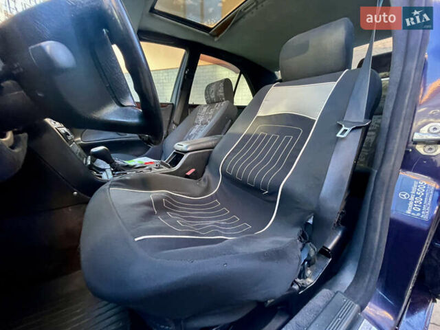 Синий Мерседес Е-Класс, объемом двигателя 2.3 л и пробегом 290 тыс. км за 1999 $, фото 14 на Automoto.ua