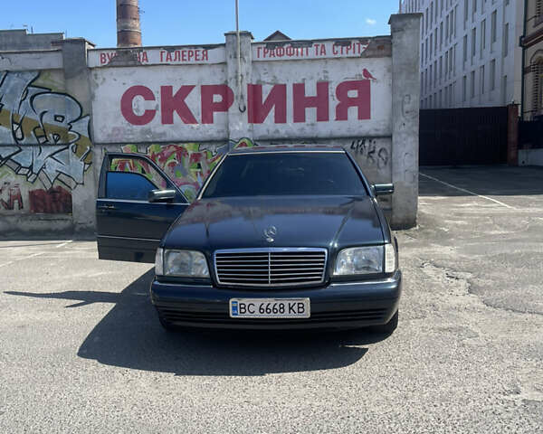 Синий Мерседес Е-Класс, объемом двигателя 3 л и пробегом 490 тыс. км за 6000 $, фото 3 на Automoto.ua
