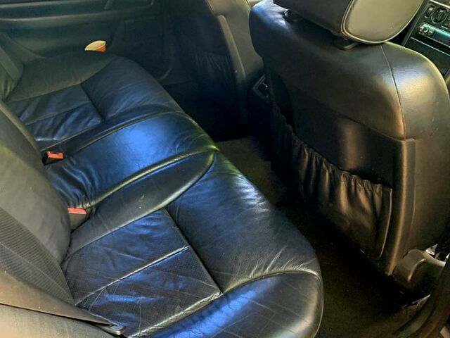 Синий Мерседес Е-Класс, объемом двигателя 2.8 л и пробегом 214 тыс. км за 2600 $, фото 4 на Automoto.ua