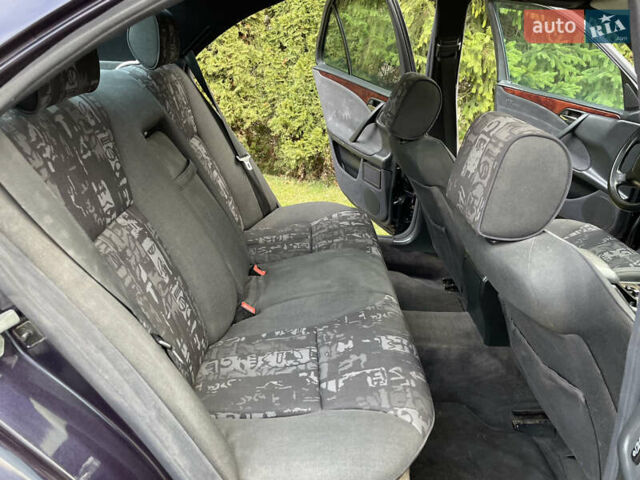 Синий Мерседес Е-Класс, объемом двигателя 2.3 л и пробегом 350 тыс. км за 2450 $, фото 27 на Automoto.ua