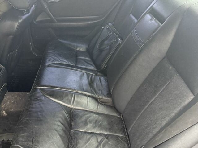 Синій Мерседес Е-Клас, об'ємом двигуна 2 л та пробігом 406 тис. км за 2400 $, фото 7 на Automoto.ua