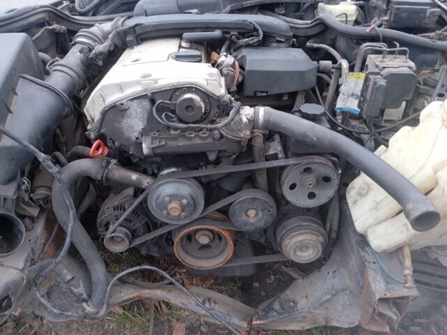 Синий Мерседес Е-Класс, объемом двигателя 2 л и пробегом 350 тыс. км за 1500 $, фото 6 на Automoto.ua