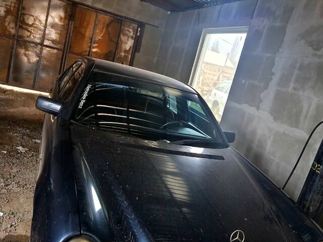 Синий Мерседес Е-Класс, объемом двигателя 3 л и пробегом 0 тыс. км за 2500 $, фото 9 на Automoto.ua