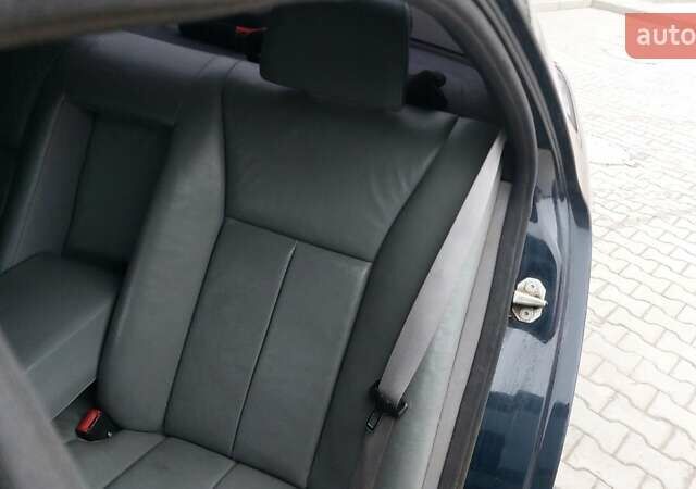 Синий Мерседес Е-Класс, объемом двигателя 2.8 л и пробегом 384 тыс. км за 1995 $, фото 14 на Automoto.ua