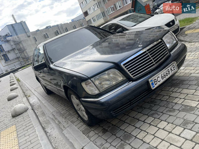 Синий Мерседес Е-Класс, объемом двигателя 3 л и пробегом 490 тыс. км за 6000 $, фото 1 на Automoto.ua