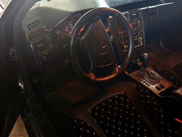 Синій Мерседес Е-Клас, об'ємом двигуна 3 л та пробігом 0 тис. км за 2500 $, фото 6 на Automoto.ua