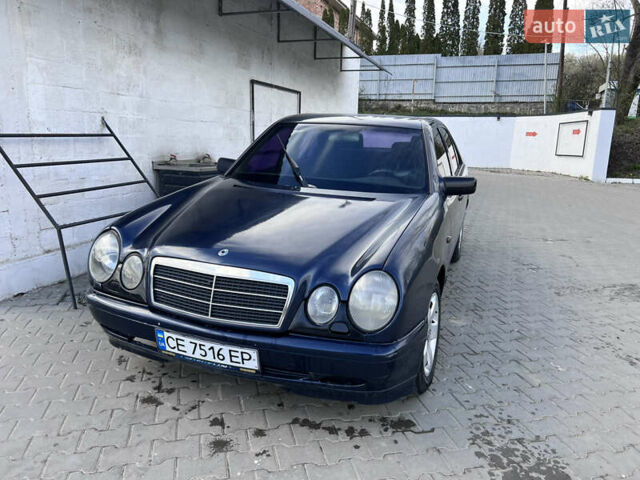Синий Мерседес Е-Класс, объемом двигателя 2 л и пробегом 501 тыс. км за 2300 $, фото 1 на Automoto.ua