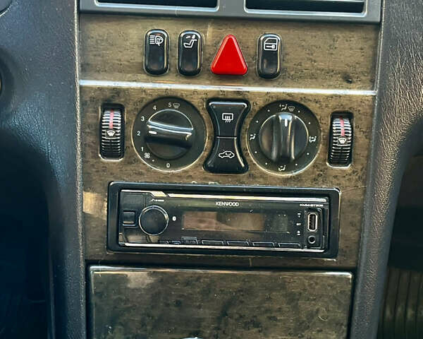 Синий Мерседес Е-Класс, объемом двигателя 2.3 л и пробегом 290 тыс. км за 1999 $, фото 20 на Automoto.ua