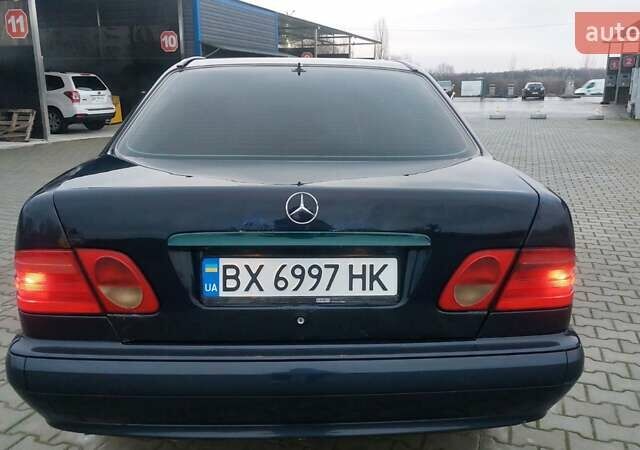 Синий Мерседес Е-Класс, объемом двигателя 2.8 л и пробегом 384 тыс. км за 1995 $, фото 29 на Automoto.ua