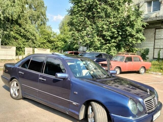 Синий Мерседес Е-Класс, объемом двигателя 2 л и пробегом 1000 тыс. км за 3500 $, фото 7 на Automoto.ua