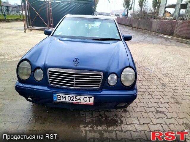 Синий Мерседес Е-Класс, объемом двигателя 2.2 л и пробегом 100 тыс. км за 2500 $, фото 10 на Automoto.ua