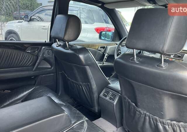 Мерседес Е-Класс 1997 в Николаеве на Automoto.ua Синий Мерседес Е-Класс, объемом двигателя 3.2 л и пробегом 284 тыс. км за 4400 $, фото 11 на Automoto.ua