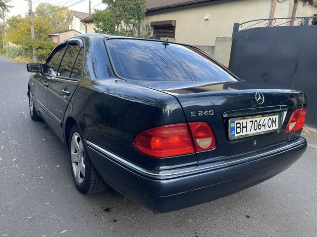 Мерседес Е-Класс 1998 в Овидиополе на Automoto.ua Синий Мерседес Е-Класс, объемом двигателя 2.4 л и пробегом 333 тыс. км за 3300 $, фото 9 на Automoto.ua