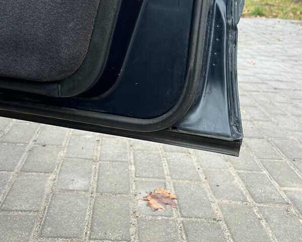 Синий Мерседес Е-Класс, объемом двигателя 2 л и пробегом 200 тыс. км за 3600 $, фото 18 на Automoto.ua