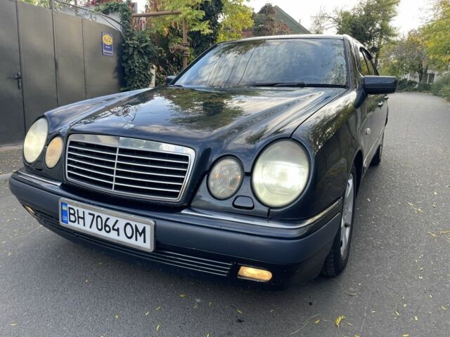 Мерседес Е-Класс 1998 в Овидиополе на Automoto.ua Синий Мерседес Е-Класс, объемом двигателя 2.4 л и пробегом 333 тыс. км за 3300 $, фото 1 на Automoto.ua