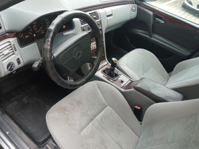 Синій Мерседес Е-Клас, об'ємом двигуна 0 л та пробігом 333 тис. км за 2399 $, фото 6 на Automoto.ua