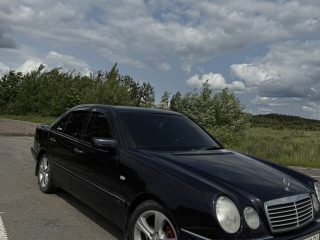 Синій Мерседес Е-Клас, об'ємом двигуна 2 л та пробігом 500 тис. км за 4300 $, фото 3 на Automoto.ua