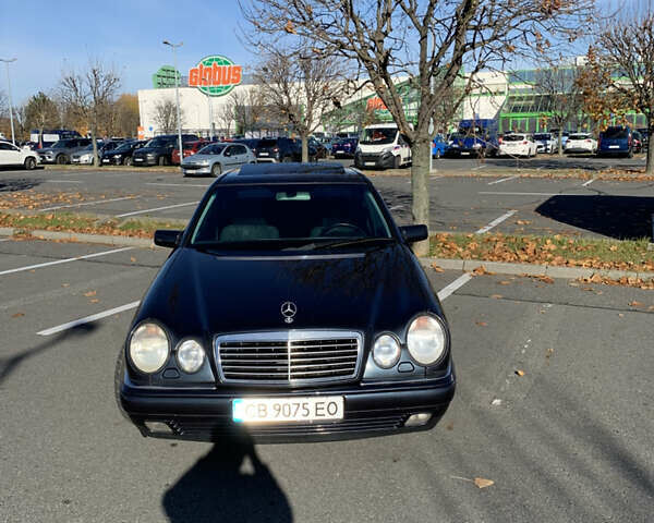 Синий Мерседес Е-Класс, объемом двигателя 2.4 л и пробегом 234 тыс. км за 3500 $, фото 8 на Automoto.ua