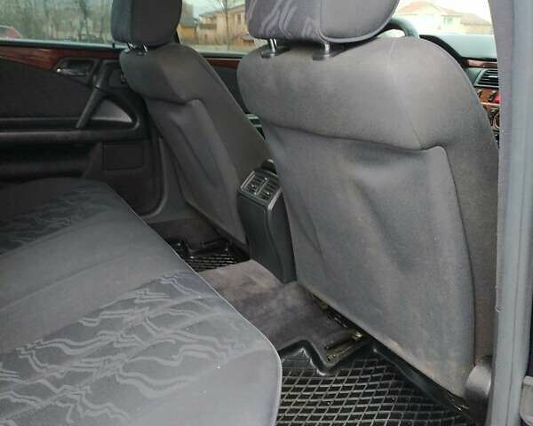 Синий Мерседес Е-Класс, объемом двигателя 2.15 л и пробегом 255 тыс. км за 4999 $, фото 11 на Automoto.ua