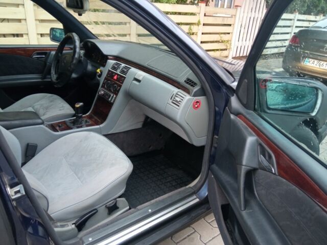 Синій Мерседес Е-Клас, об'ємом двигуна 0 л та пробігом 333 тис. км за 2399 $, фото 4 на Automoto.ua