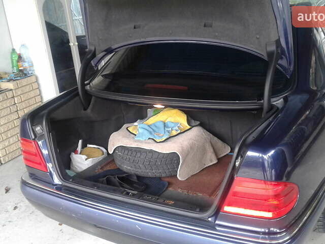 Синий Мерседес Е-Класс, объемом двигателя 2 л и пробегом 321 тыс. км за 4250 $, фото 5 на Automoto.ua