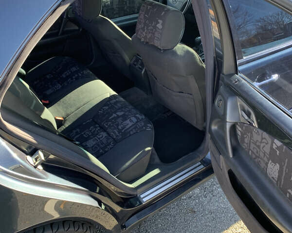 Синий Мерседес Е-Класс, объемом двигателя 2.4 л и пробегом 234 тыс. км за 3500 $, фото 20 на Automoto.ua