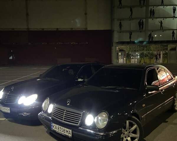 Синий Мерседес Е-Класс, объемом двигателя 4.3 л и пробегом 650 тыс. км за 3800 $, фото 10 на Automoto.ua