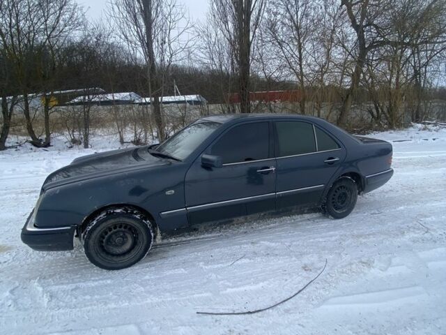 Синій Мерседес Е-Клас, об'ємом двигуна 2.2 л та пробігом 300 тис. км за 1190 $, фото 8 на Automoto.ua