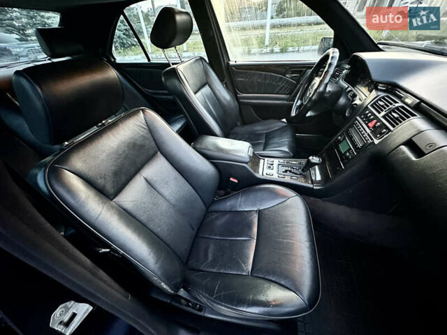 Синий Мерседес Е-Класс, объемом двигателя 3.2 л и пробегом 350 тыс. км за 3350 $, фото 7 на Automoto.ua