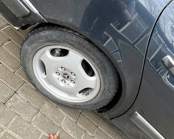 Синий Мерседес Е-Класс, объемом двигателя 2 л и пробегом 200 тыс. км за 3600 $, фото 20 на Automoto.ua