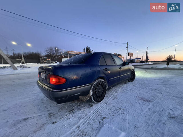 Синій Мерседес Е-Клас, об'ємом двигуна 2.3 л та пробігом 357 тис. км за 2700 $, фото 3 на Automoto.ua