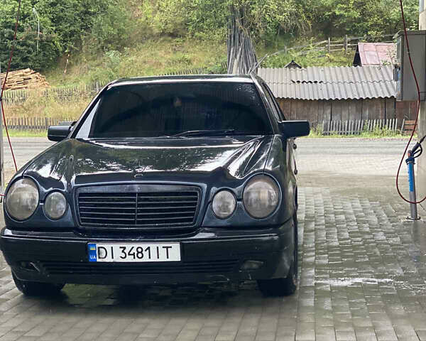 Синий Мерседес Е-Класс, объемом двигателя 2 л и пробегом 300 тыс. км за 3000 $, фото 8 на Automoto.ua