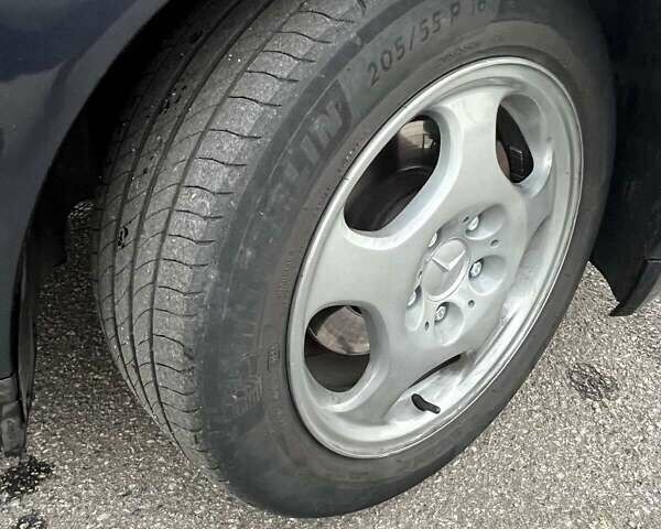 Мерседес Е-Класс 1998 в Харькове на Automoto.ua Синий Мерседес Е-Класс, объемом двигателя 2.5 л и пробегом 225 тыс. км за 3900 $, фото 9 на Automoto.ua