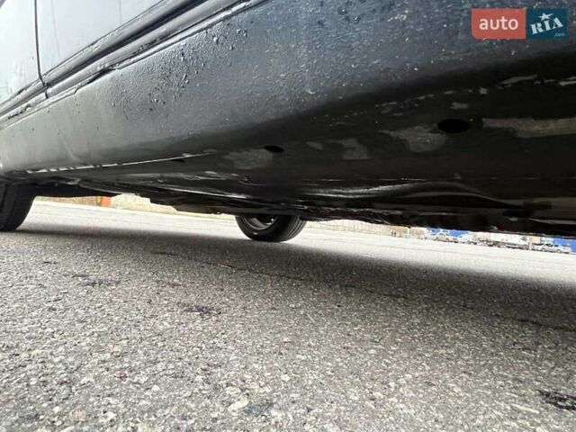 Мерседес Е-Класс 1998 в Харькове на Automoto.ua Синий Мерседес Е-Класс, объемом двигателя 2.5 л и пробегом 225 тыс. км за 3900 $, фото 29 на Automoto.ua