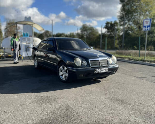 Синій Мерседес Е-Клас, об'ємом двигуна 2.8 л та пробігом 381 тис. км за 3300 $, фото 14 на Automoto.ua