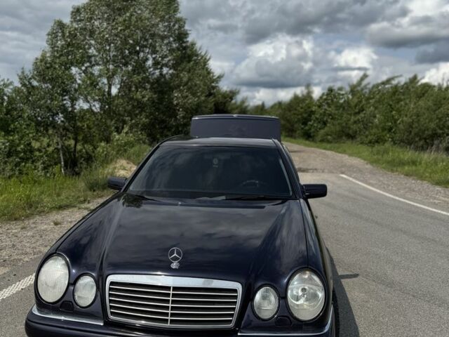Синій Мерседес Е-Клас, об'ємом двигуна 2 л та пробігом 500 тис. км за 4300 $, фото 1 на Automoto.ua