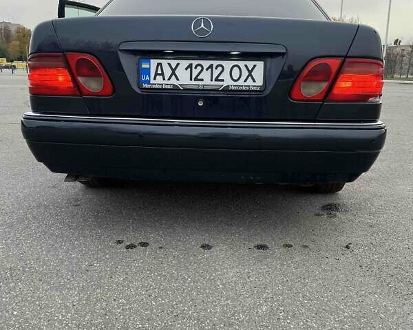 Мерседес Е-Класс 1998 в Харькове на Automoto.ua Синий Мерседес Е-Класс, объемом двигателя 2.5 л и пробегом 225 тыс. км за 3900 $, фото 1 на Automoto.ua