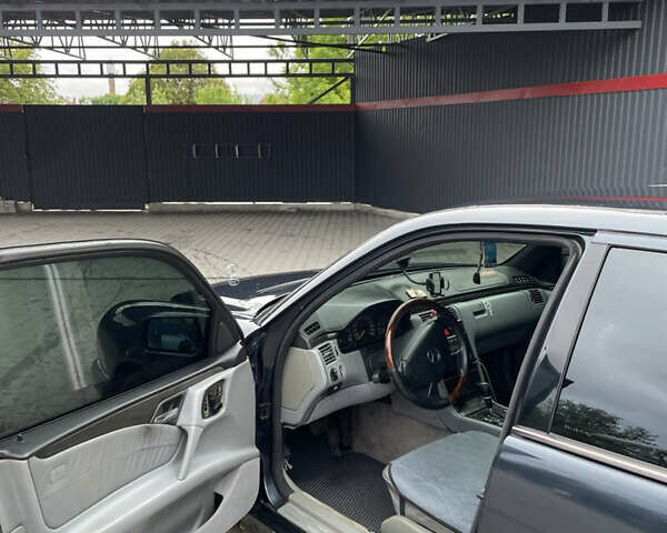 Синій Мерседес Е-Клас, об'ємом двигуна 2 л та пробігом 590 тис. км за 3500 $, фото 5 на Automoto.ua