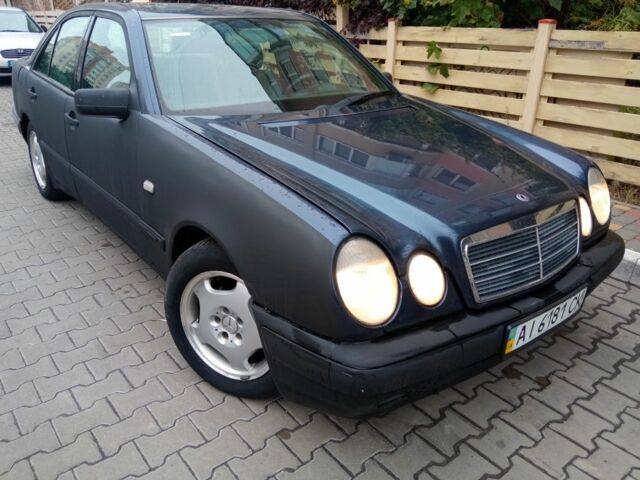 Синій Мерседес Е-Клас, об'ємом двигуна 0 л та пробігом 333 тис. км за 2399 $, фото 1 на Automoto.ua