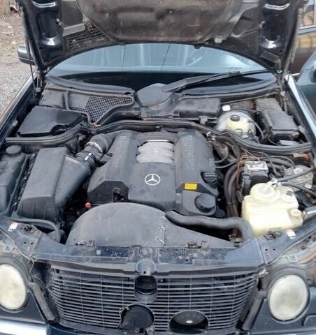 Синий Мерседес Е-Класс, объемом двигателя 2.8 л и пробегом 360 тыс. км за 2650 $, фото 25 на Automoto.ua