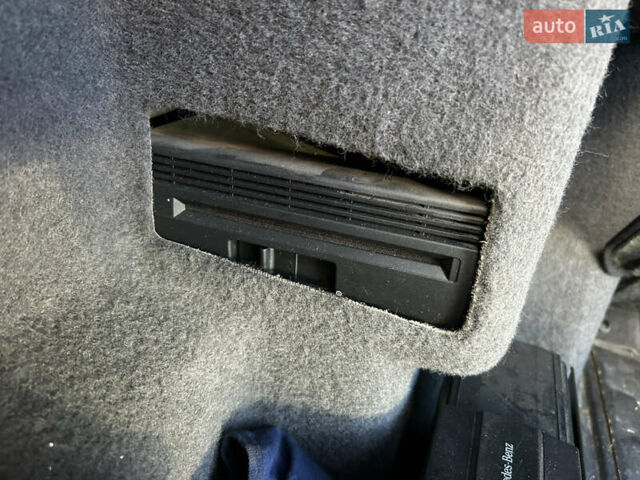 Синий Мерседес Е-Класс, объемом двигателя 4.3 л и пробегом 126 тыс. км за 9800 $, фото 43 на Automoto.ua