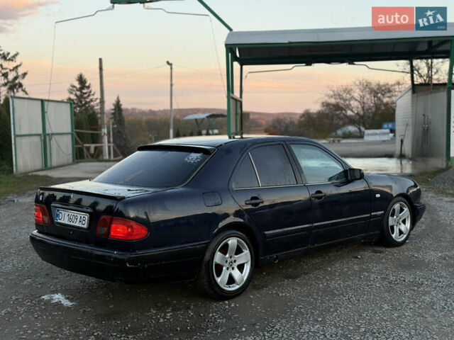 Мерседес Е-Класс 1998 в Черновцах на Automoto.ua Синий Мерседес Е-Класс, объемом двигателя 2 л и пробегом 300 тыс. км за 2750 $, фото 5 на Automoto.ua