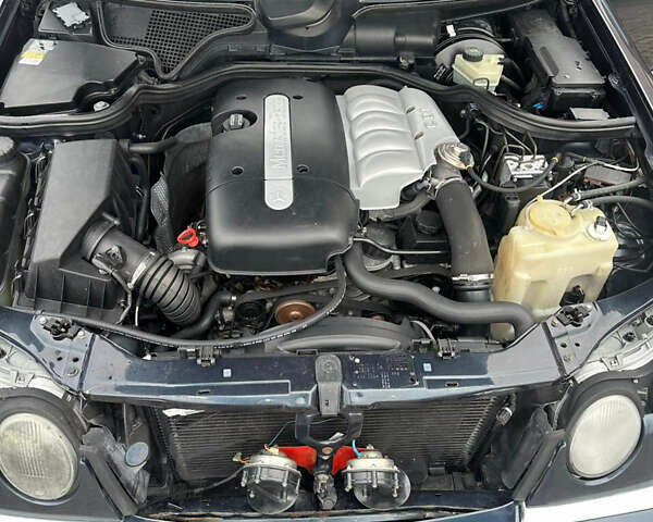 Синий Мерседес Е-Класс, объемом двигателя 2.2 л и пробегом 388 тыс. км за 4950 $, фото 8 на Automoto.ua