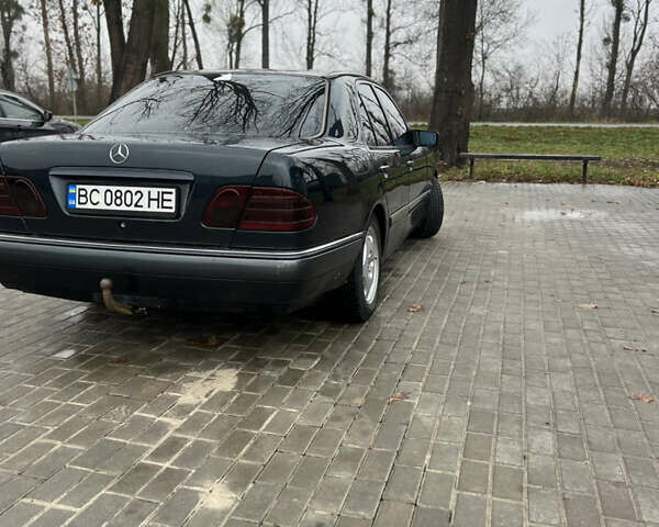 Синий Мерседес Е-Класс, объемом двигателя 2 л и пробегом 200 тыс. км за 3600 $, фото 11 на Automoto.ua