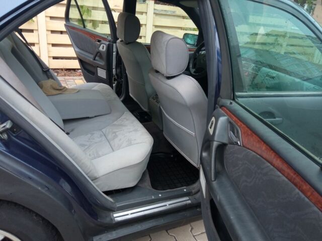 Синій Мерседес Е-Клас, об'ємом двигуна 0 л та пробігом 333 тис. км за 2399 $, фото 3 на Automoto.ua