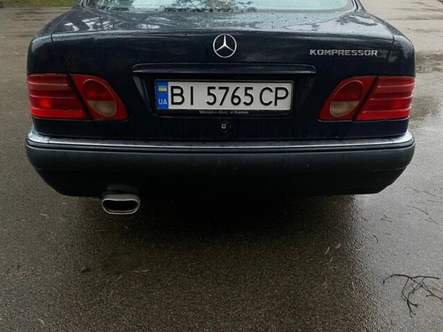 Синий Мерседес Е-Класс, объемом двигателя 2 л и пробегом 472 тыс. км за 2850 $, фото 3 на Automoto.ua