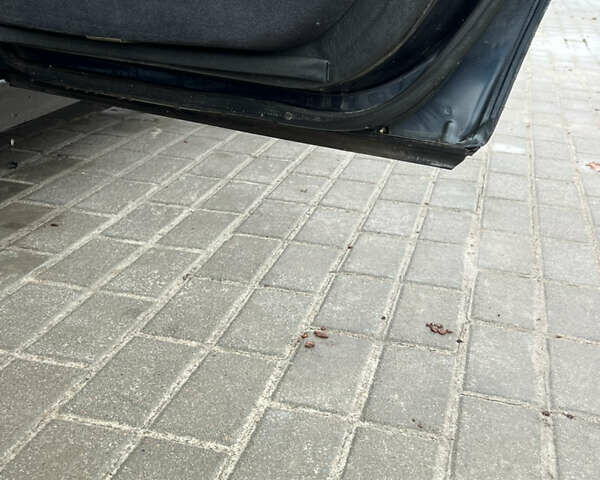 Синий Мерседес Е-Класс, объемом двигателя 2 л и пробегом 200 тыс. км за 3600 $, фото 19 на Automoto.ua